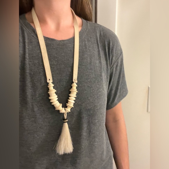 Twine & Twig Neutral Necklace - Picture 4 of 4